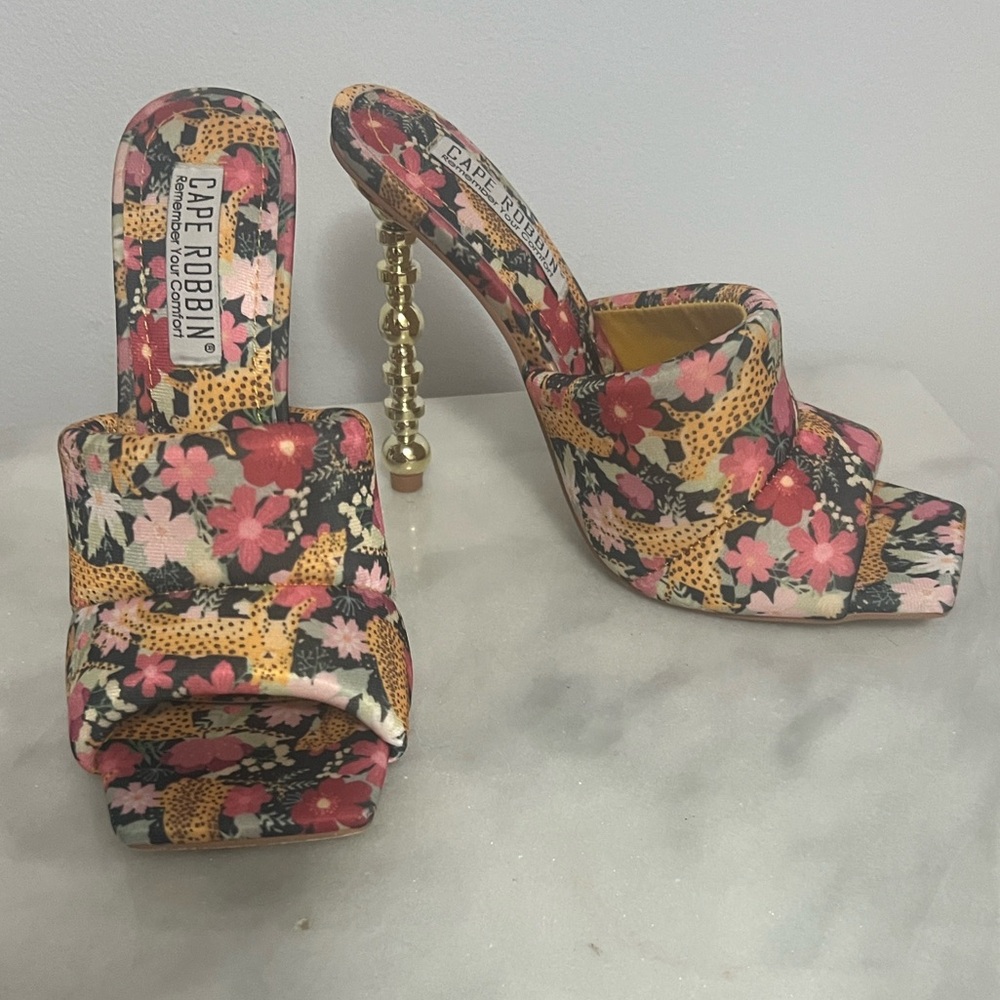 Cape Robbin Floral Heels - Pink and Black - Picture 6 of 6